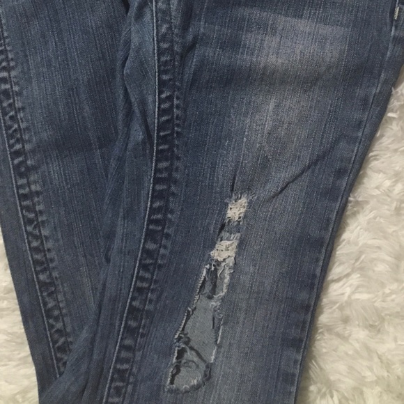 Celebrity Pink Distressed Jeans Size 3 - Picture 7 of 11